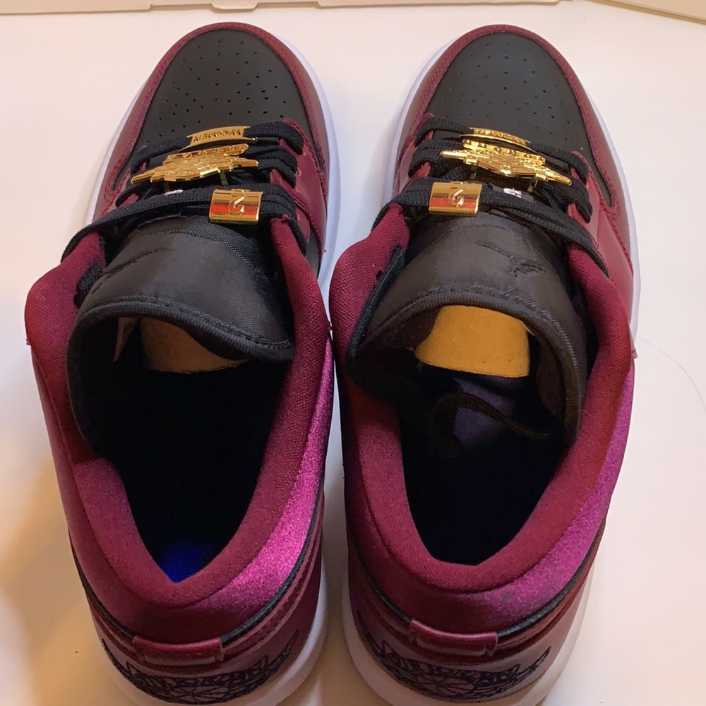 *SOLD* Air Jordan 1 Low Special Edition - Picture 4 of 14
